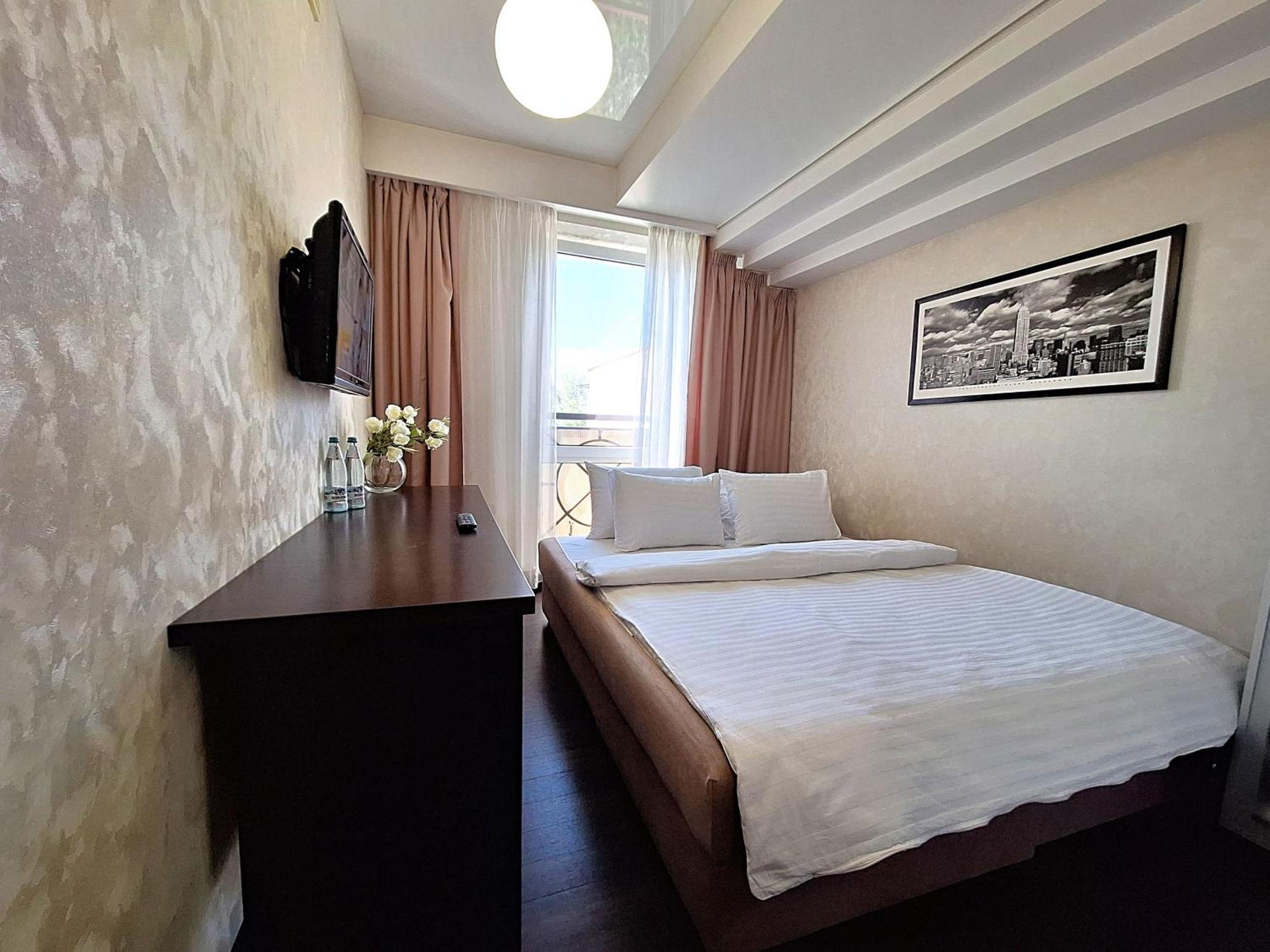 Найбільше Ліжко У Полтаві Мережа Alex Apartments Цілодобово Безконтактне Заселення Poltava Exterior foto